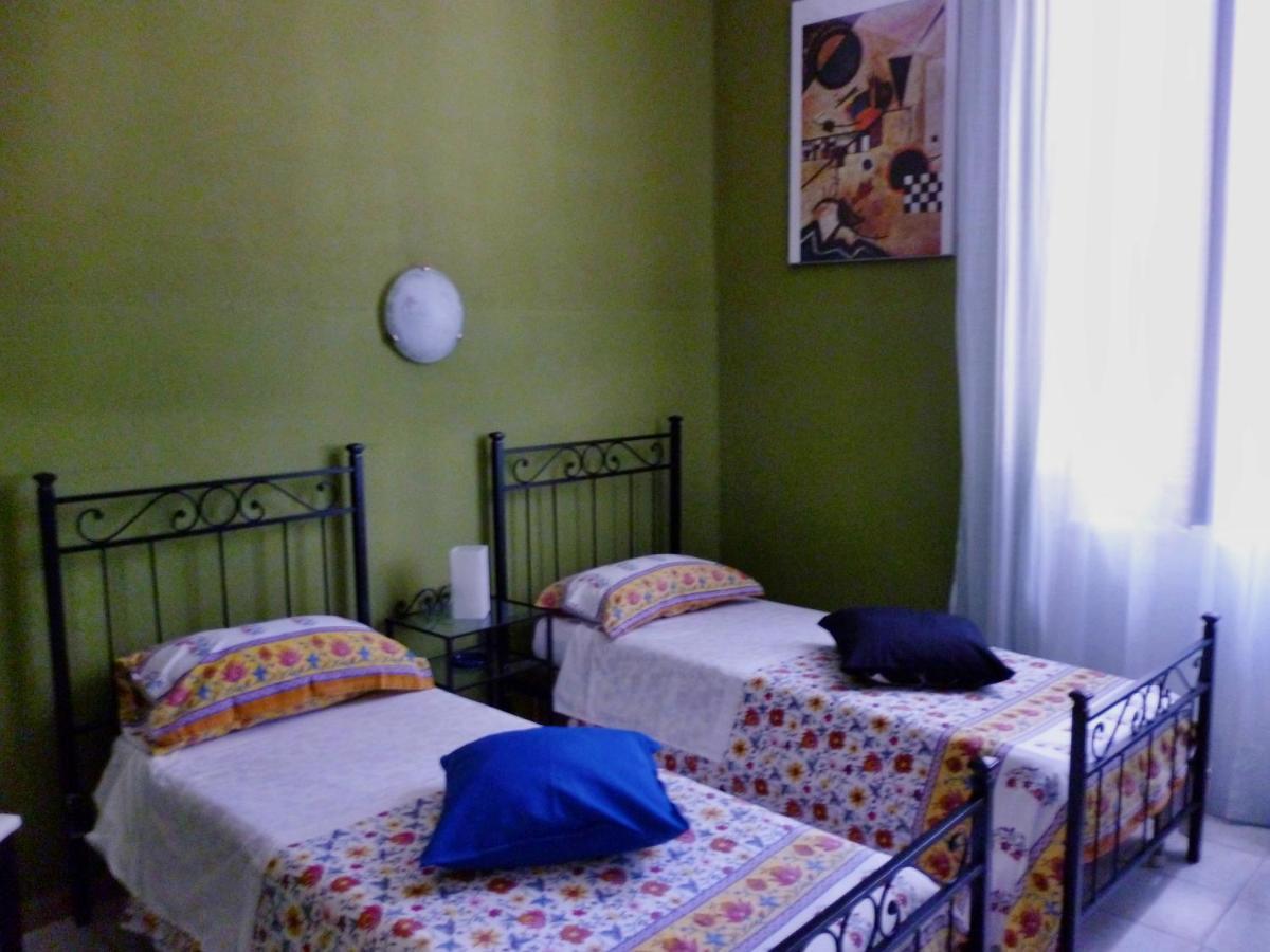 Hotel Giamaica For Girls & Ladies Only Rome Exterior photo