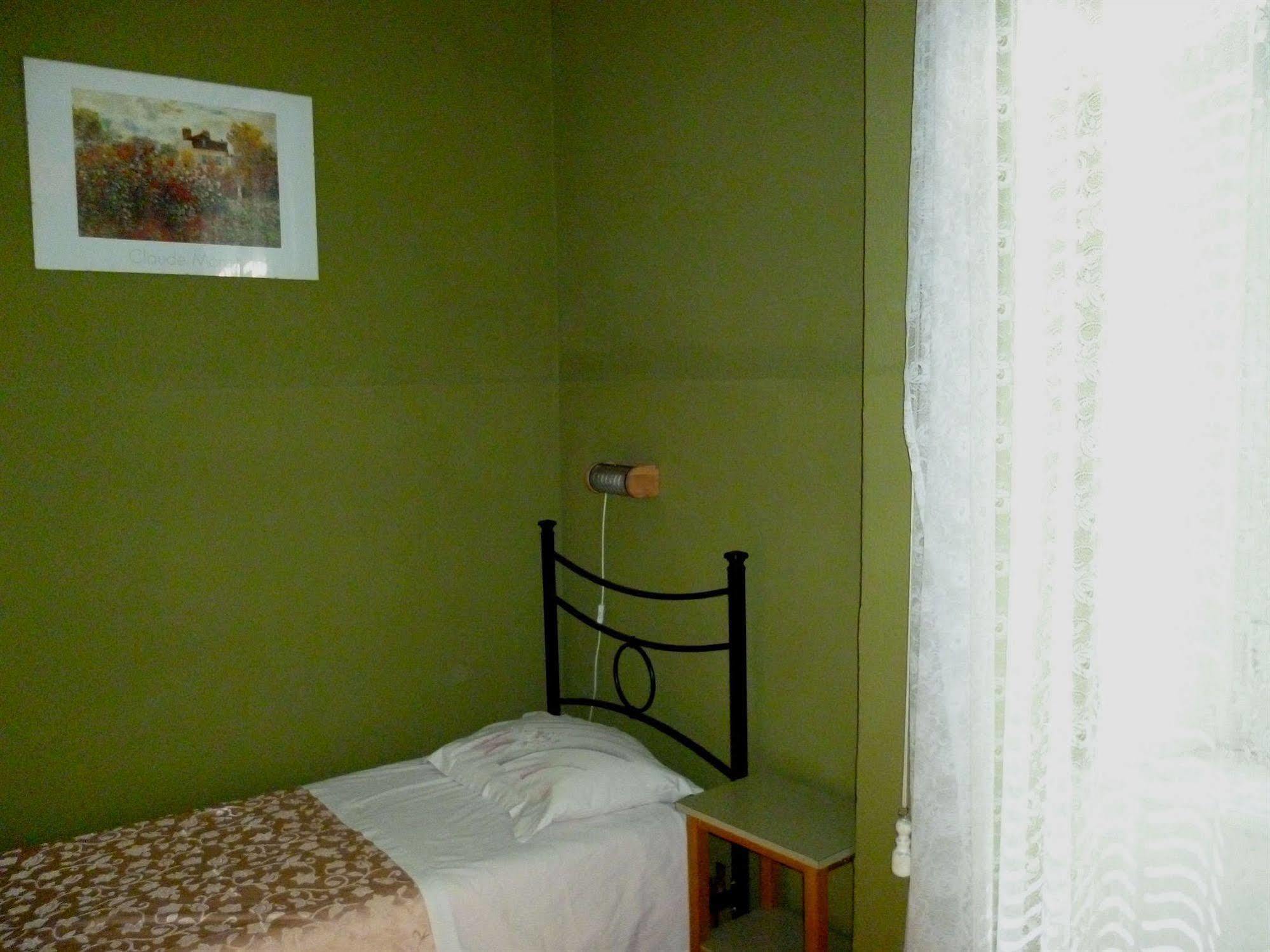 Hotel Giamaica For Girls & Ladies Only Rome Exterior photo