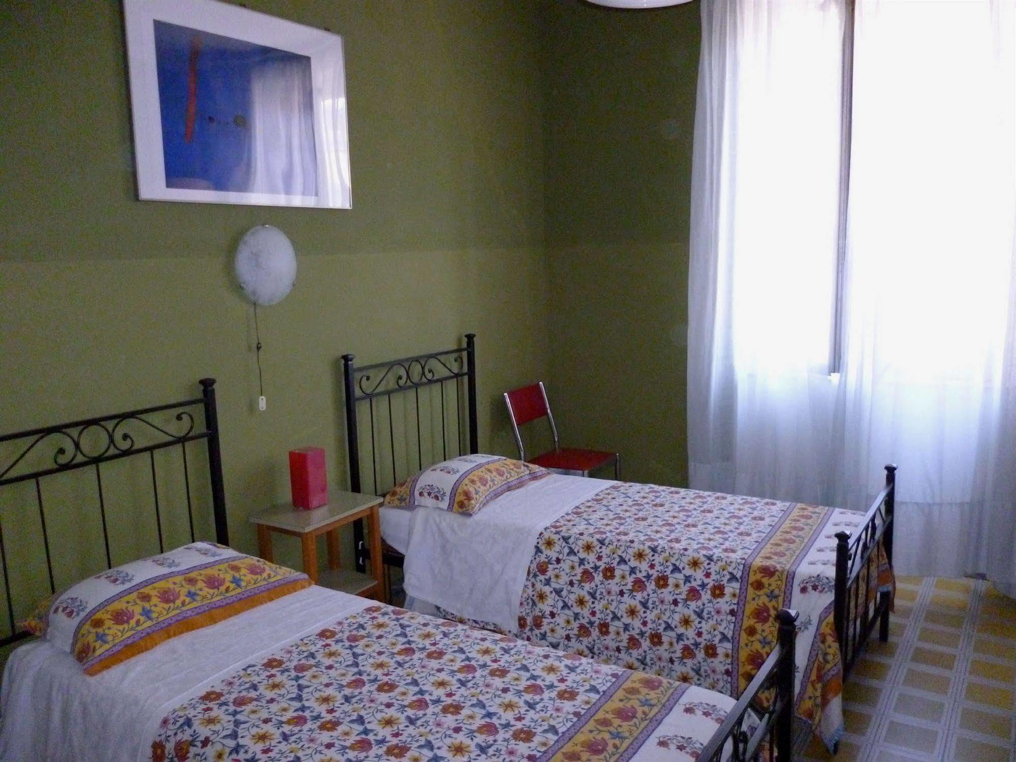 Hotel Giamaica For Girls & Ladies Only Rome Exterior photo